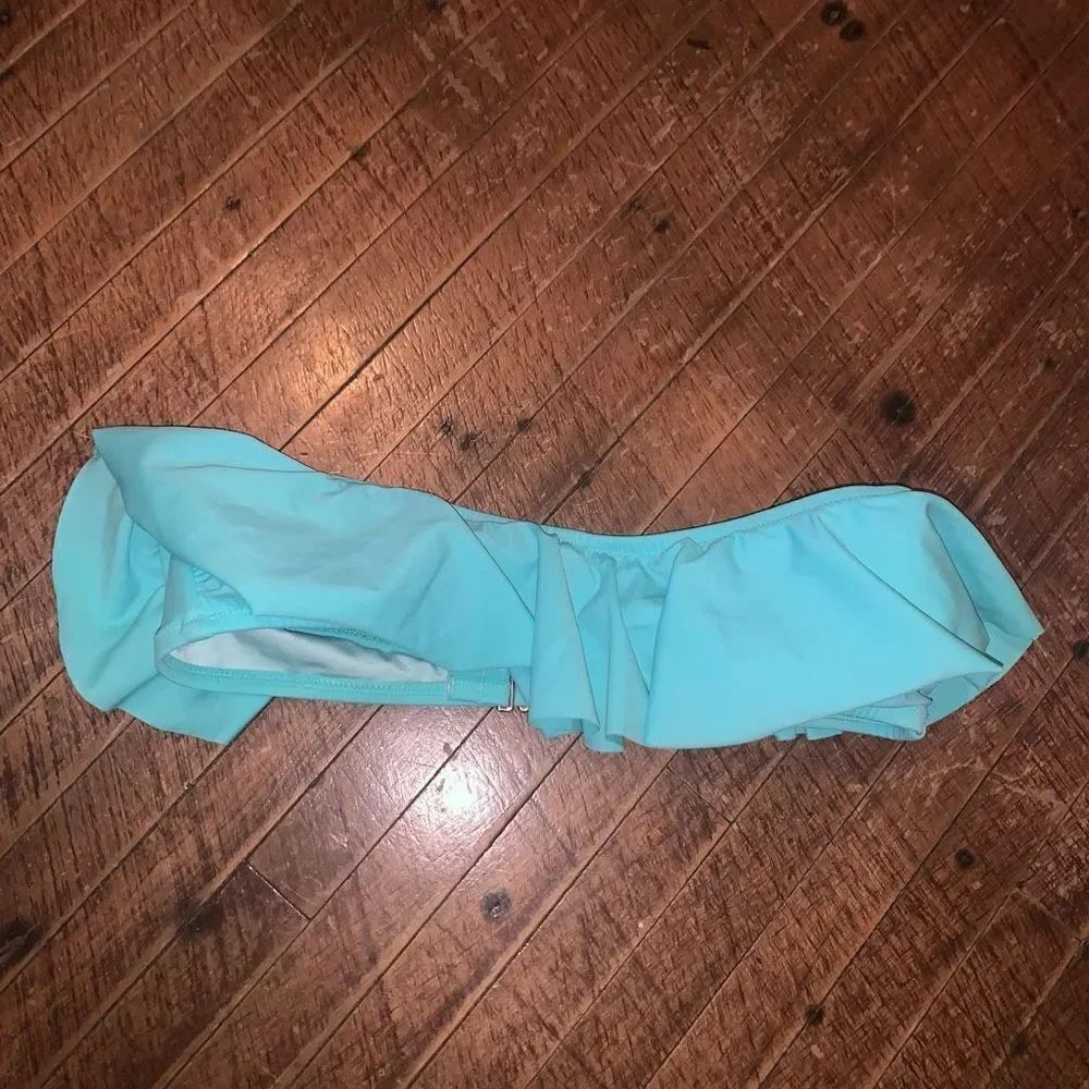 Victoria’s Secret ruffled strapless L beachy bikini top
